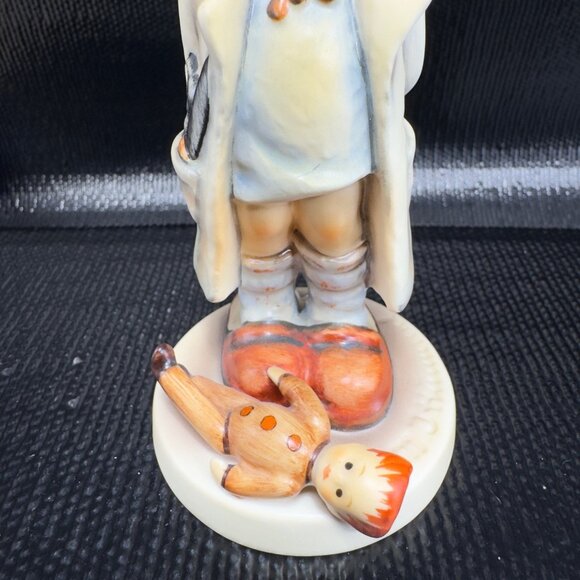 Hummel The Doctor Figurine Goebel Boy with goggles W Germany Puppendoktor VTG - Picture 5 of 11